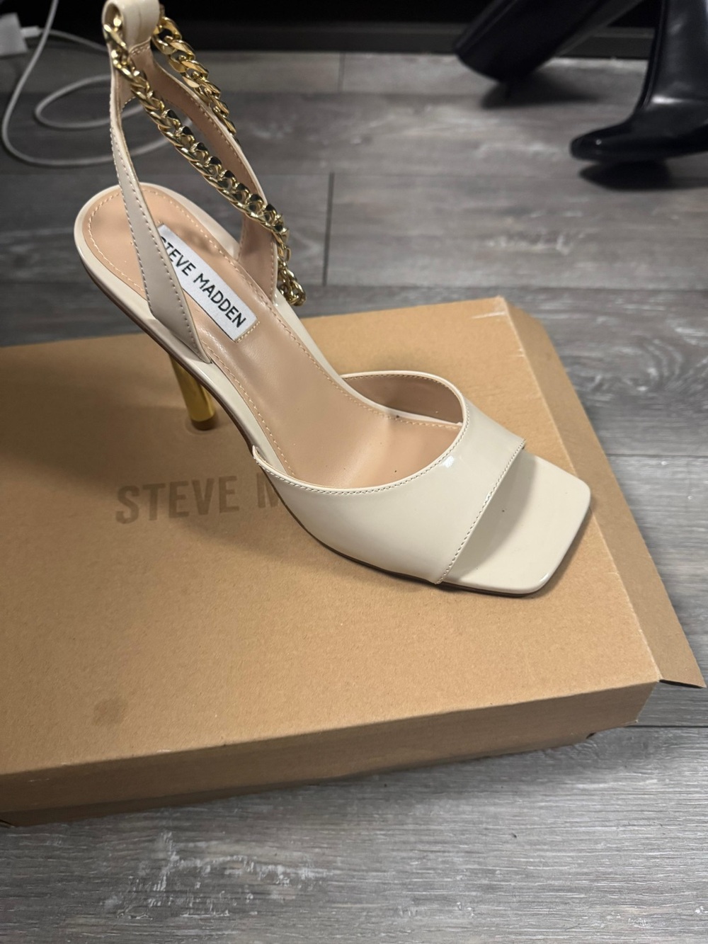 Steve Madden Ivory Slingback Heel with Gold Chain